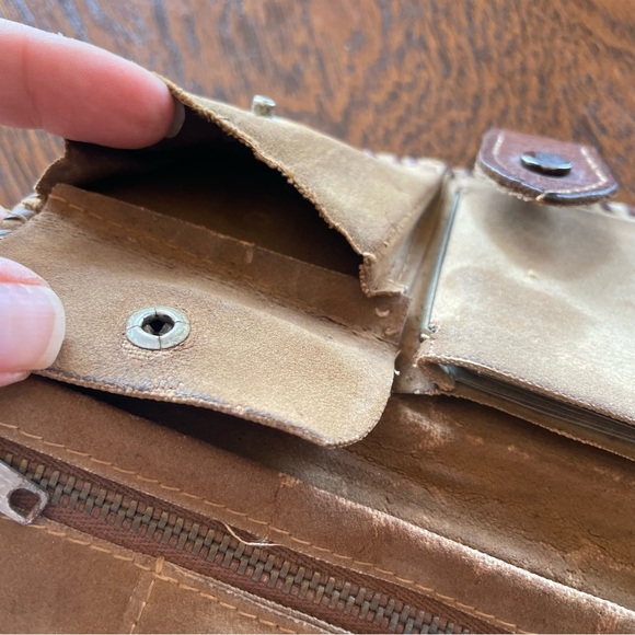 Vintage Hand Tooled Leather Wallet - Picture 9 of 15